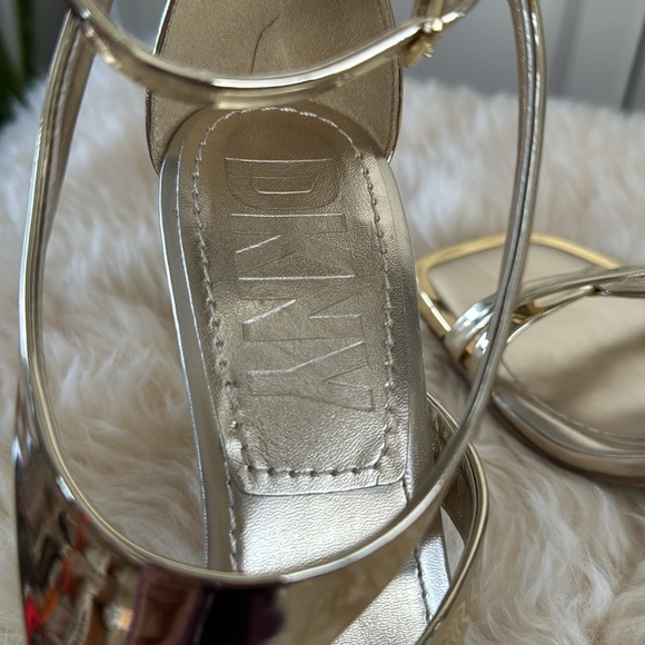 DKNY Women's Strappy Heeled Sandal size 7.5m - Picture 5 of 5
